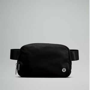 Lululemon Everywhere Belt Bag